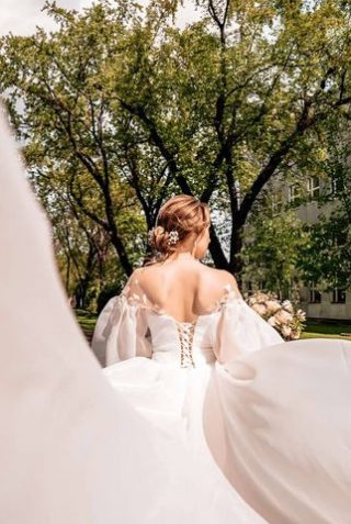 Свадебное платье с рукавами в стиле бохо